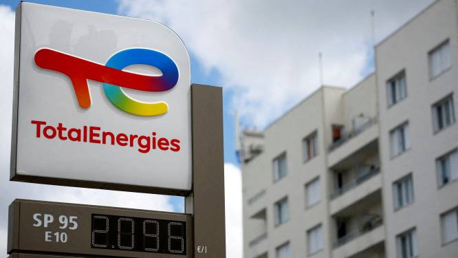 Le bénéfice de TotalEnergies a plus que doublé suite à la hausse des cours du pétrole et du gaz: “Taxez ces profiteurs de guerre!”