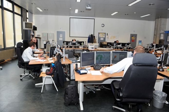 STOCK. Als mensen naar het nummer 1722 bellen, komen ze uit bij dezelfde operatoren als de noodcentrale 112. Daar zou ook nog het nummer 1733 bijkomen: "Onwerkbaar", klinkt het bij een werknemer.