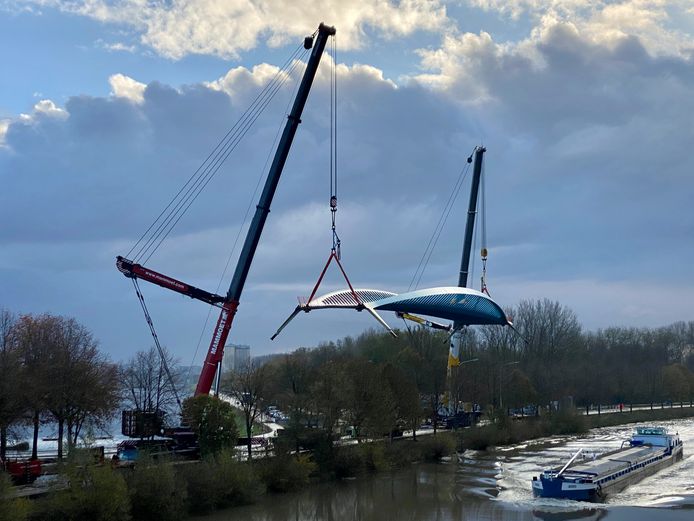 Plaatsing Annie Vande Wielebrug aan de Watersportbaan