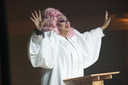 Le pasteur américain Craig Duke se produisant en drag queen pendant un épisode de l'émission "We're Here" de HBO.
