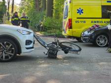 Weer is het raak op Noord Esmarkerrondweg in Enschede: fietser gewond naar ziekenhuis
