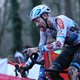 Michael Vanthourenhout kroont zich tot Belgisch kampioen veldrijden na duel met Laurens Sweeck