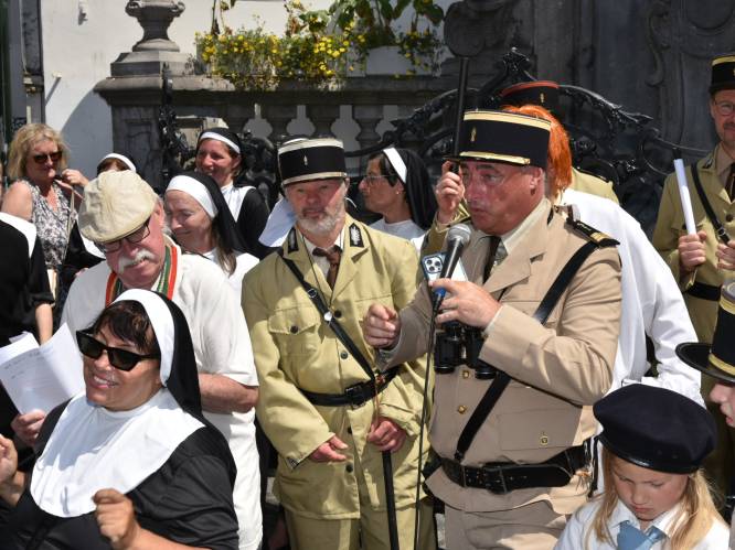 Manneken Pis in ‘gendarme’-tenue ter ere van Louis de Funès