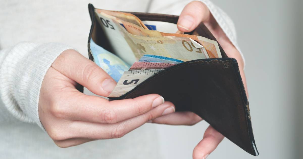 Beleggen Voor Beginners: 'Onze Gouden Regel: Schrijf Per Maand 10 Procent  Van Je Inkomen Over' | Geld | Ad.Nl