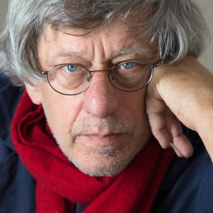 Kunstenaar Jan Naezer