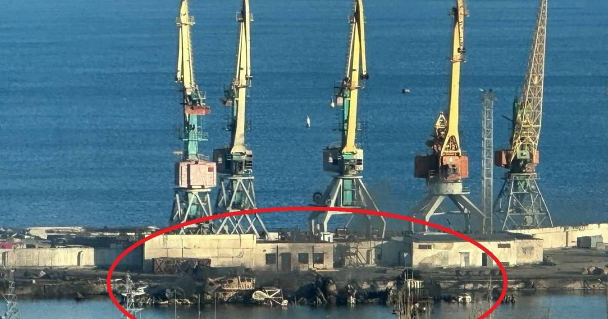 Rusland zegt dat oorlogsschip op Krim alleen “beschadigd” is: nieuwe beelden tonen iets heel anders