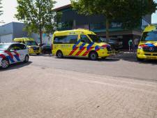 Steekpartij tussen twee medewerkers van vleesverwerker in Nuenen, man zwaargewond naar ziekenhuis