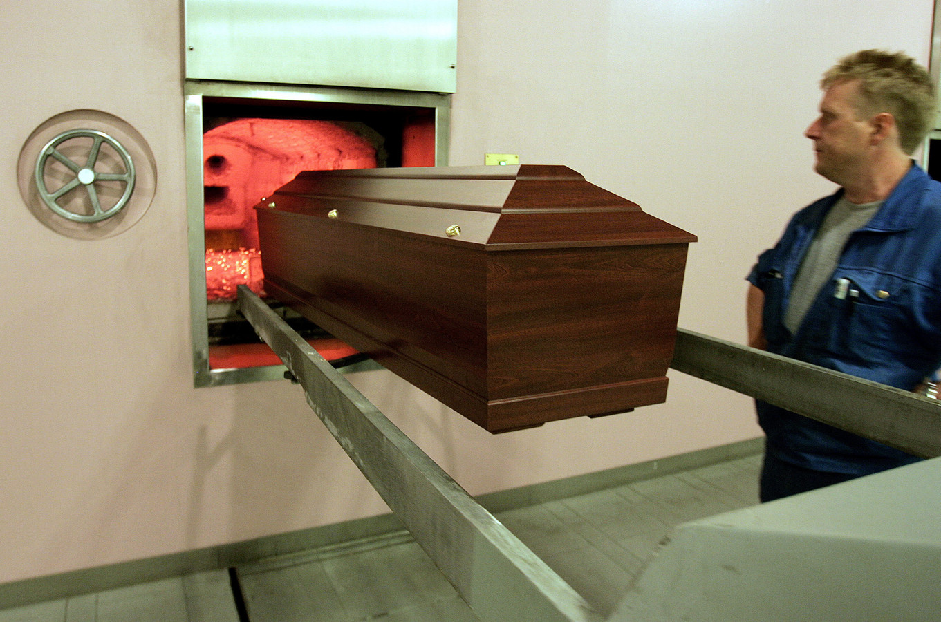 Крематории гроб