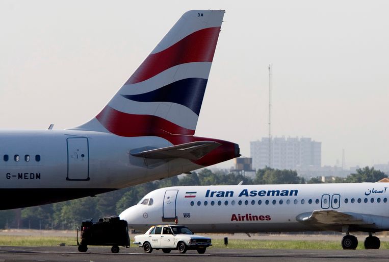 Er waren 66 mensen aan boord van het toestel van luchtvaartmaatschappij Iran Aseman Airlines. Beeld REUTERS