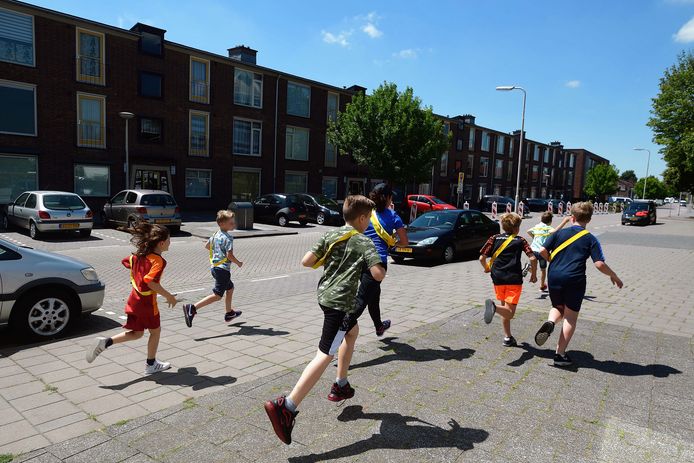 Summerfun voor kids van start. Boeven zoeken in de wijk Kalsdonk.