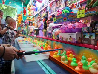 Kleine kermis strijkt neer in Holdestraat