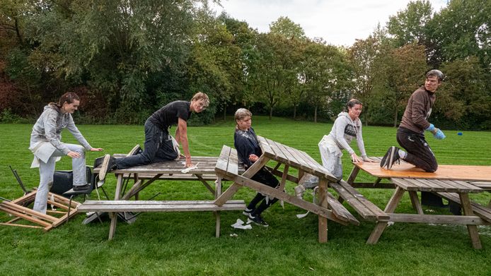 IN BEELD. Kortrijkse studentendoop heeft veel weg van ‘vuile ...