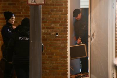 Gijzeling in Roeselare: 30 mensen geëvacueerd, politie kan uitzinnige vijftiger met bijl overmeesteren