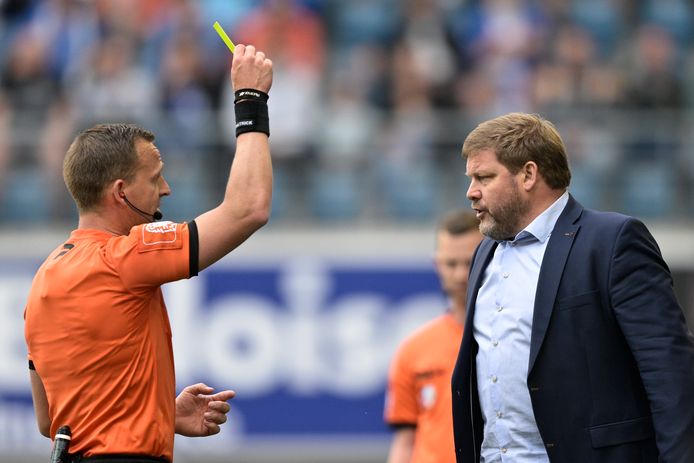 Vanhaezebrouck kreeg afgelopen weekend twee gele kaarten onder de neus geschoven door scheidsrechter Verboomen.