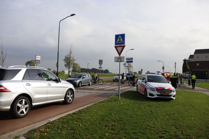 Een fietster is dinsdag gewond geraakt op de Katwijkseweg in Cuijk.