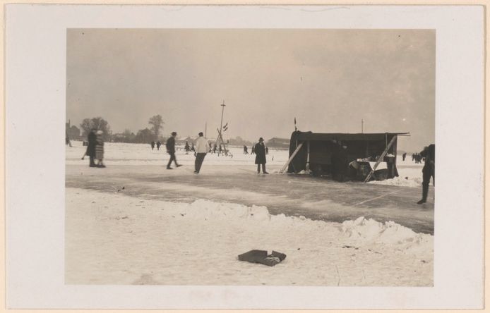IJsbaan op rivier de Merwede bij Papendrecht, winter 1928/1929.