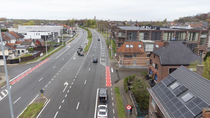 Het ongeval gebeurde op het kruispunt van de Watermolenstraat (rechts) met de N60, toen de fietsers de gewestweg wilden oversteken richting Wolfabriekstraat.
