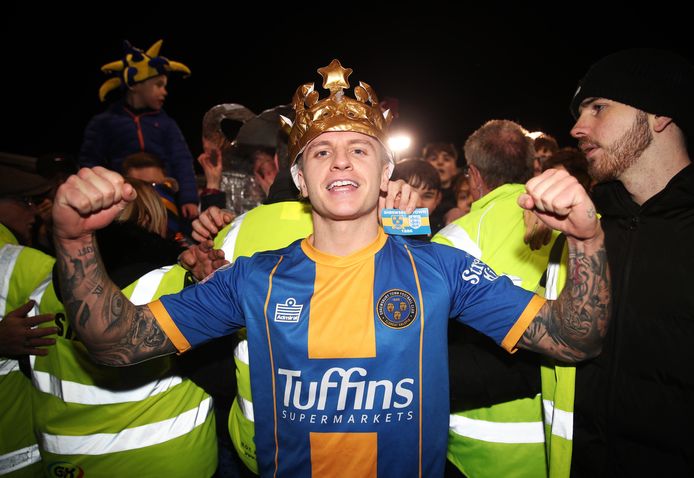 Jason Cummings is de gevierde man in Shrewsbury.