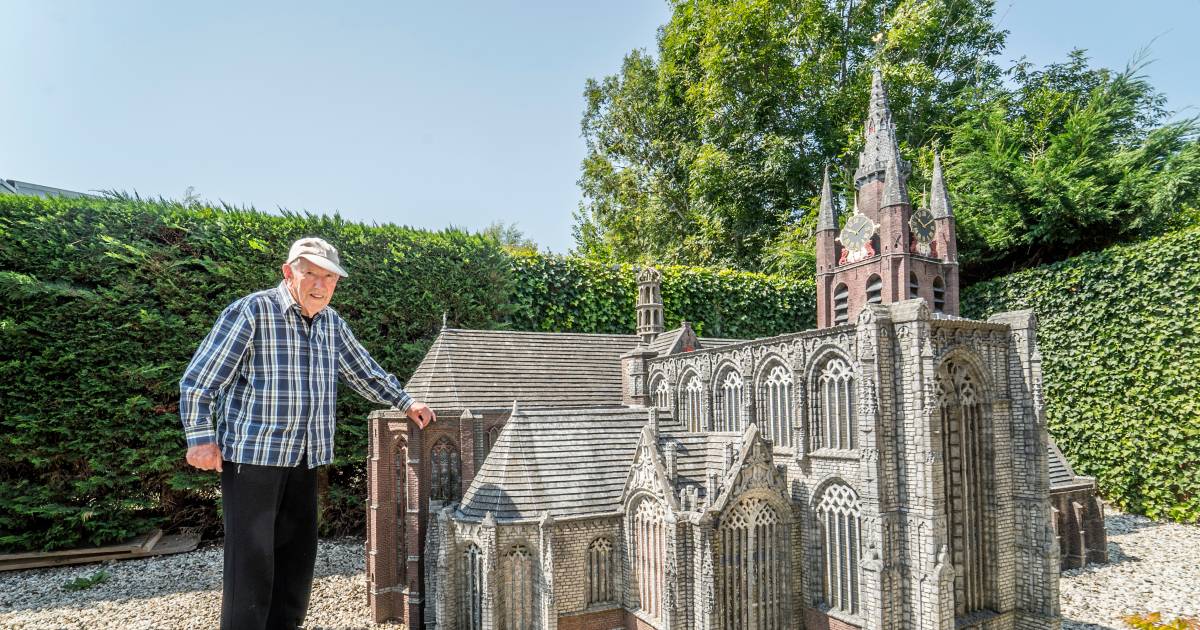 Wie helpt Chris (87) van zijn Delftse mini-kerken af? ‘De Dom heb ik aan FC Utrecht beloofd’