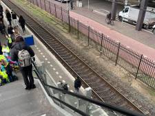 Treinreizigers stappen over zwaargewonde man op station Zaandam: 'Schrijnend’