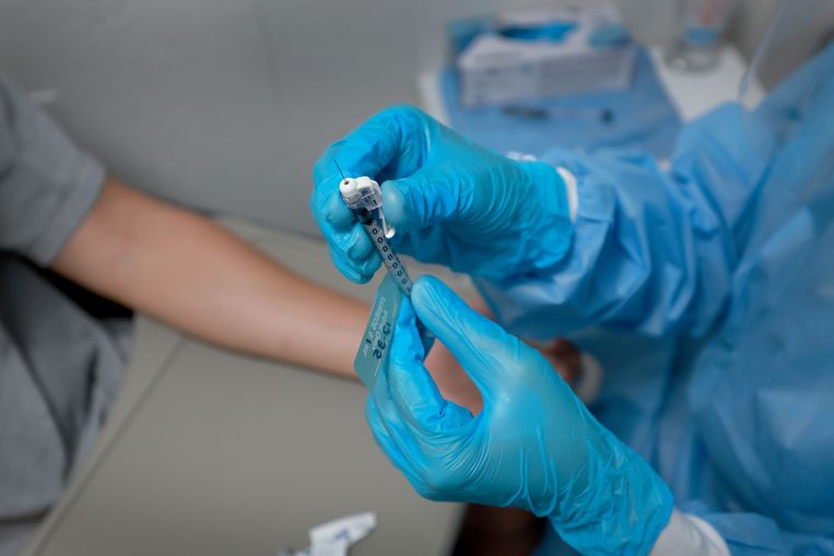 Een vaccin tegen de apenpokken. Beeld AFP