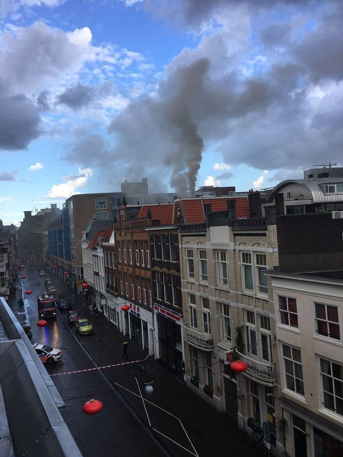 man naar ziekenhuis door zeer grote brand in restaurant den haag ad nl
