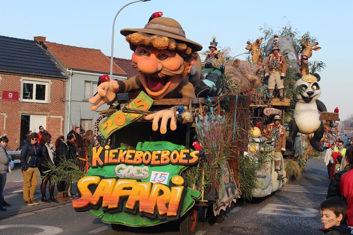 Archiefbeeld van een carnavalswagen van De Kiekeboeboes.