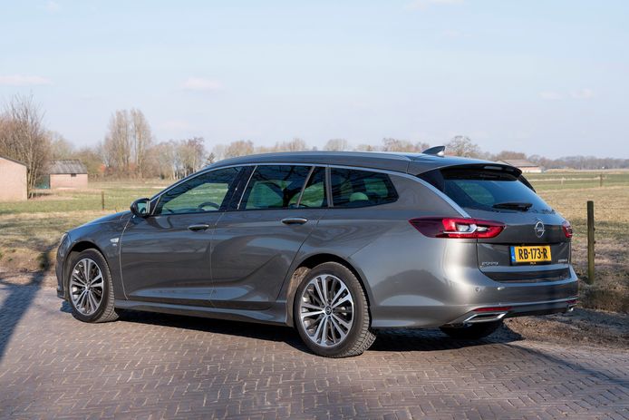 Een Opel Insignia Turbodiesel uit 2017: na Volkswagen wordt nu ook Opel verweten sjoemelsoftware te hebben toegepast.