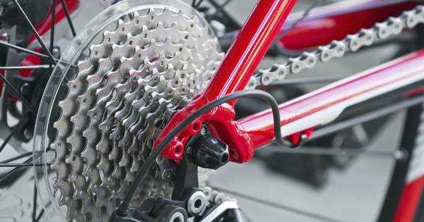 Van Anrooij op het podium in klimcriterium, Arens er net naast