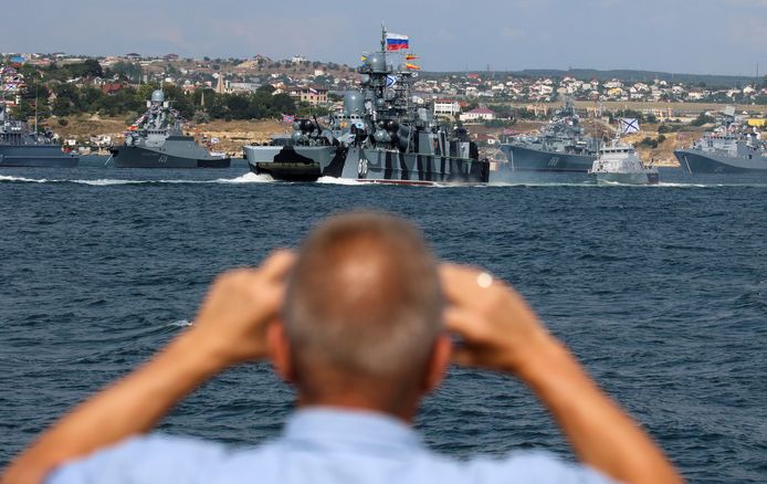 Oorlogsschepen van de Russische marine in de Zwarte Zee. Archiefbeeld ter illustratie.