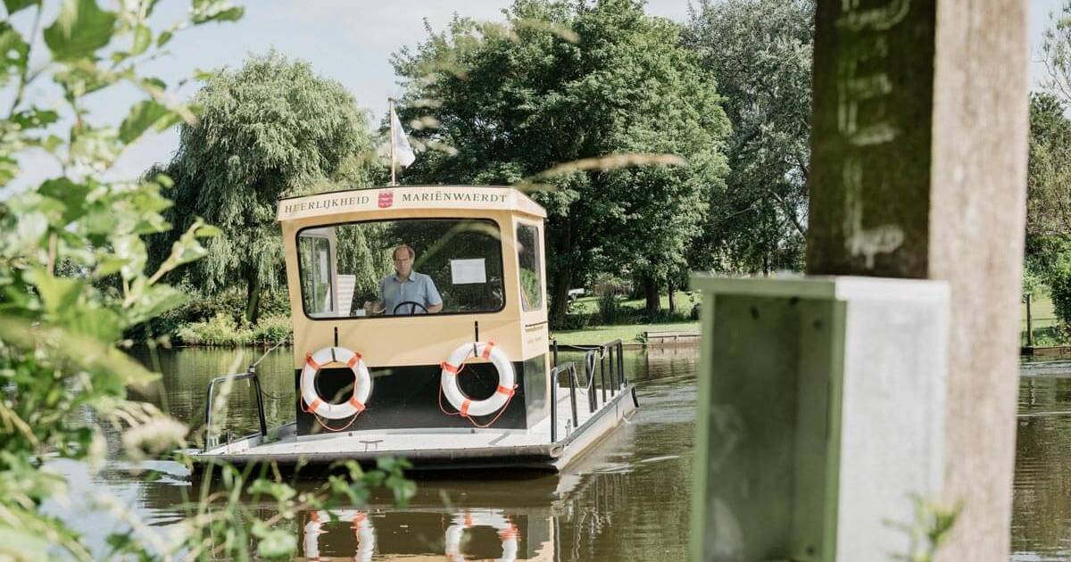 Enspijkse Veer gaat wél weer varen: mondkapjes op pont Mariënwaerdt