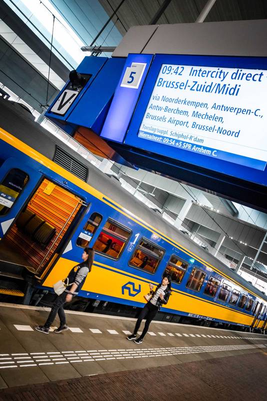 Trein Breda Antwerpen valt zo vaak uit NMBS gaat pendeltreinen inzetten Breda AD.nl