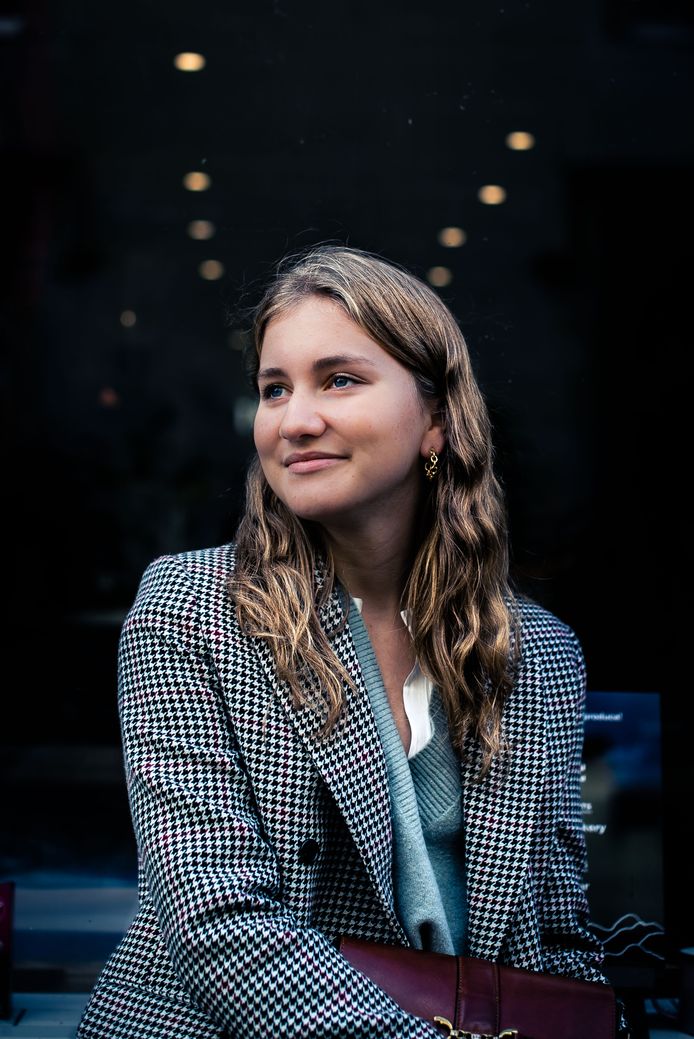 La princesse Elisabeth photographiée le 27 septembre à Oxford, où elle vient d'entamer des études d'Histoire et de politique.