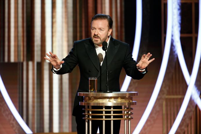Ricky Gervais als gastheer van de 77th Annual Golden Globe Awards.