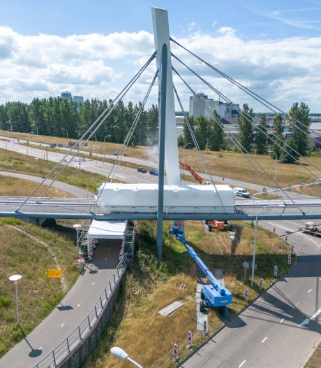 Fietsbrug tussen Stadshagen en Westenholte krijgt wekenlange onderhoudsbeurt 