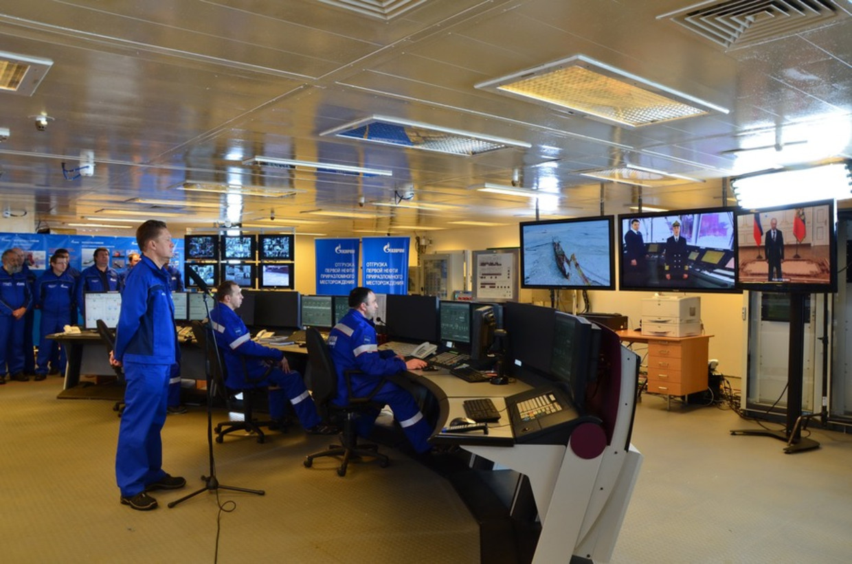 In de controlekamer tijdens de videoconferentie met president Poetin. Beeld Gazprom