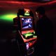 Gamen kun je op eindeloos veel manieren. Maar de Xbox is er na twintig jaar nog steeds