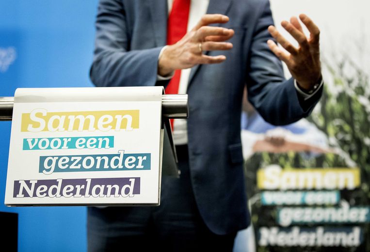 Staatssecretaris Paul Blokhuis (volksgezondheid) geeft een toelichting op het Nationaal Preventieakkoord in 2018. Beeld ANP