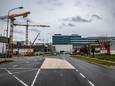 De plek op De Run waar je nu nog rechtsaf de Heiberg in kunt. Als het aan ASML ligt, wordt dat deel van de Heiberg richting de A67 afgesloten.