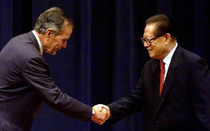 Avec George Bush (2002)