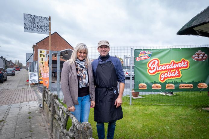Foorkramers Alain Steenhuyzen en Anja Aelbrecht openen Breendonks Gebak dat oa.frieten en smoutebollen verkoopt