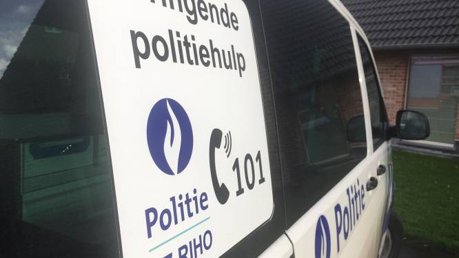 Bromfietser (27) gewond na botsing met auto in Hooglede
