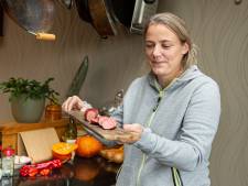 Jager Simone (37) schiet ganzen die eindigen in winnende rookworst: ‘Wat je doodt, moet je opeten’