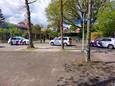 De politie kreeg een melding dat jongeren met een wapen gesignaleerd waren in een speeltuin op de Appelweg in Amersfoort.