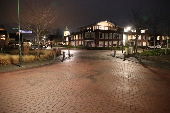 Geen nieuw wrak op de Witboomstraat, maar nog wel de asresten van een aantal eerdere branden.