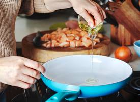 Waarom je beter niet kunt bakken in extra vierge olijfolie