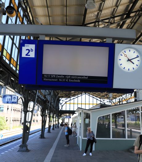 Geen treinverkeer tussen Hengelo en Almelo door wisselstoring