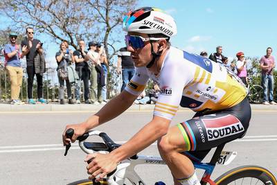 Remco Evenepoel remporte la dernière étape du Tour de Catalogne, la victoire finale pour Primoz Roglic