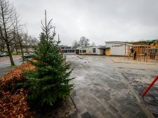 Voormalig schoolgebouw Paukenlaan in Oldenzaal in de verkoop; onderwijs maakt plaats voor zorg 