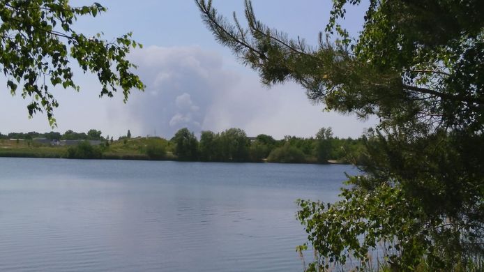 De rookpluim vanuit het Gat van Waalre.